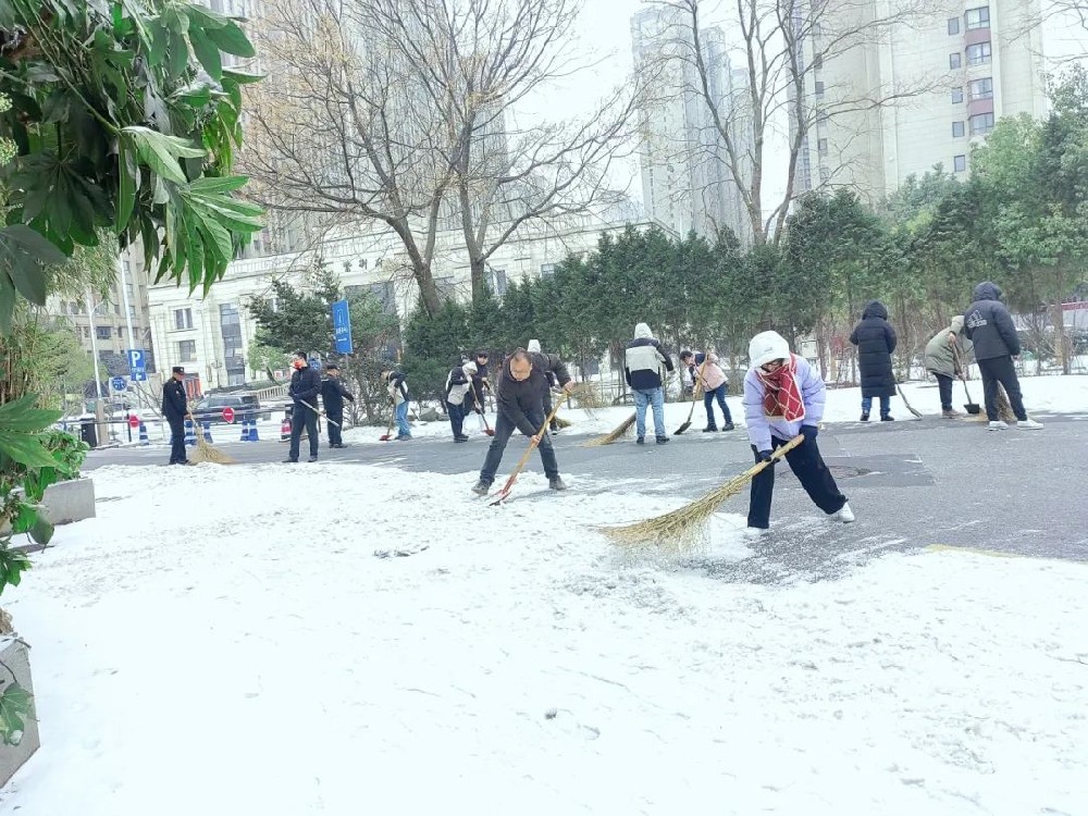 除雪(xuě)破冰,合肥海(hǎi)洋世界保障遊客安全出遊!